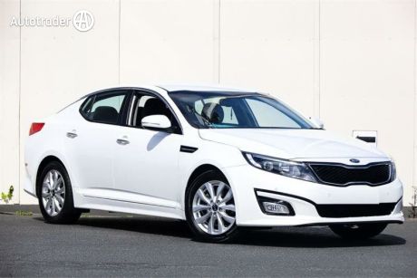 White 2015 Kia Optima Sedan SLI