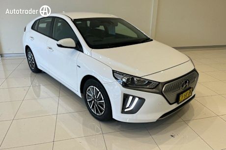 White 2019 Hyundai Ioniq Hatchback Electric Elite (black Grille)