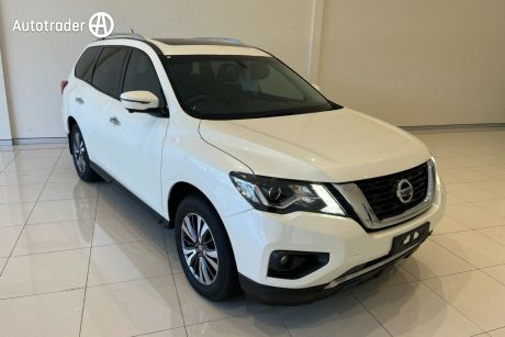 White 2017 Nissan Pathfinder Wagon ST-L (4X2)