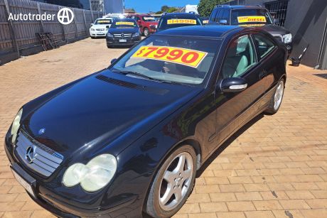 Black 2001 Mercedes-Benz CLK200 Coupe Kompressor Avantgarde