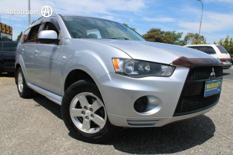 Silver 2011 Mitsubishi Outlander Wagon