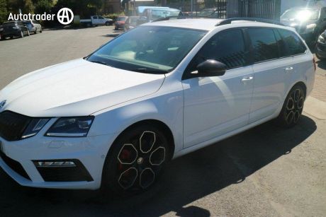 White 2017 Skoda Octavia Wagon RS245