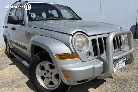 Silver 2007 Jeep Cherokee Wagon Sport (4X4)