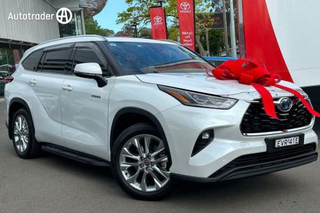 White 2022 Toyota Kluger Wagon Grande Hybrid AWD