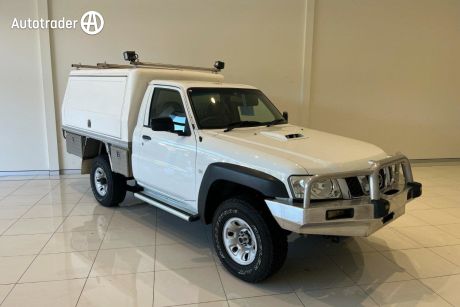 White 2010 Nissan Patrol Leaf Cab Chassis DX (4X4)