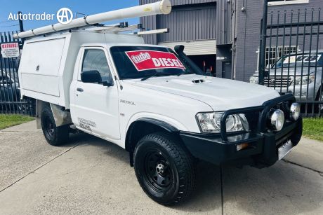 White 2011 Nissan Patrol Leaf Cab Chassis DX (4X4)