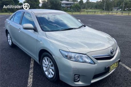 Silver 2011 Toyota Camry Sedan Luxury Hybrid