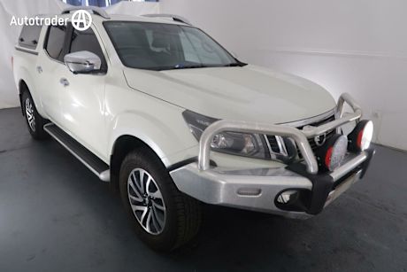 White 2019 Nissan Navara Dual Cab Pick-up ST-X (4X2)