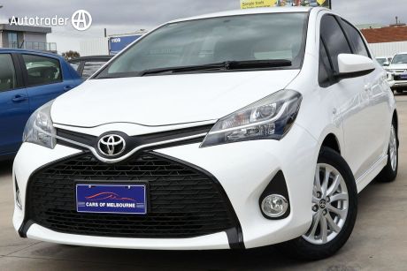 White 2014 Toyota Yaris Hatchback ZR
