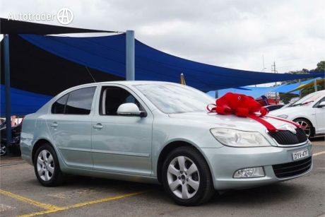 Green 2010 Skoda Octavia Liftback 1.8 TSI
