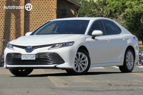 White 2019 Toyota Camry Sedan Ascent (hybrid)