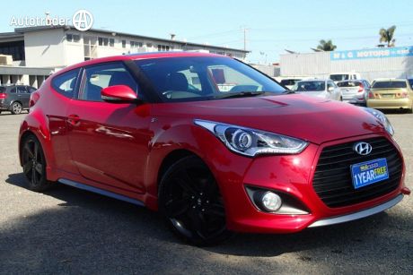 Red 2014 Hyundai Veloster Coupe SR Turbo
