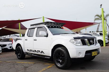 White 2013 Nissan Navara Dual Cab Pick-up RX (4X4)