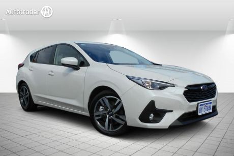 White 2024 Subaru Impreza Hatchback 2.0L (awd)