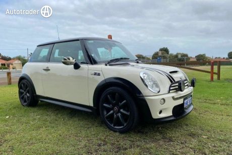 White 2005 Mini Cooper Hatchback S