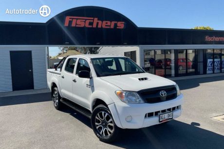 White 2006 Toyota Hilux Dual Cab Pick-up SR (4X4)