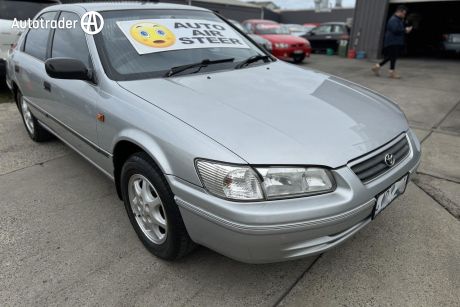Silver 2002 Toyota Camry Sedan Advantage