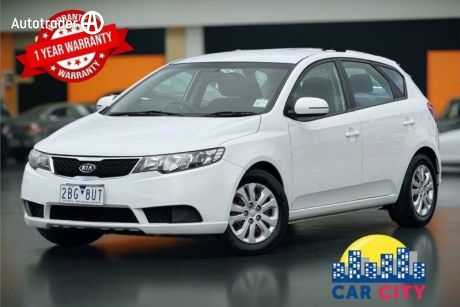 White 2012 Kia Cerato Sedan SI