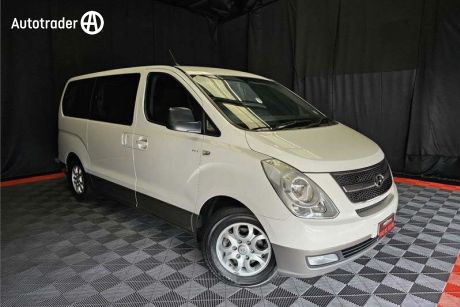 White 2015 Hyundai Imax Wagon