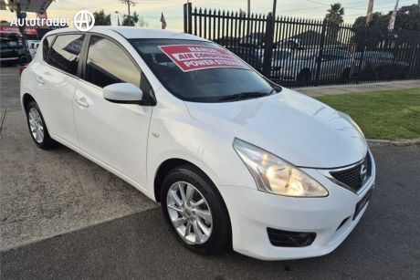 White 2014 Nissan Pulsar Hatchback ST