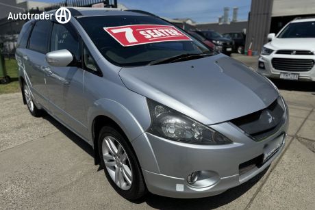 Silver 2007 Mitsubishi Grandis Wagon VR-X