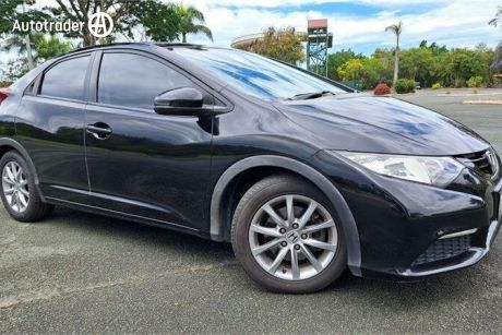 Black 2015 Honda Civic Hatchback VTI-S