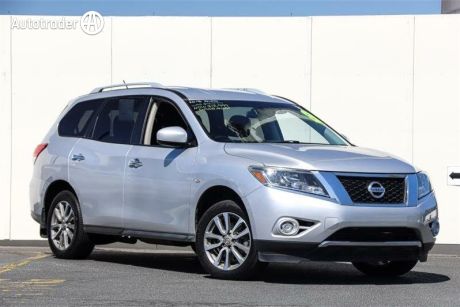 Silver 2013 Nissan Pathfinder Wagon ST (4X2)