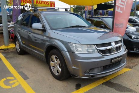 Silver 2009 Dodge Journey Wagon SXT