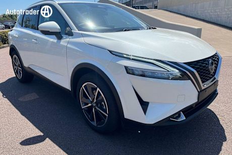 White 2024 Nissan Qashqai Wagon ST-L