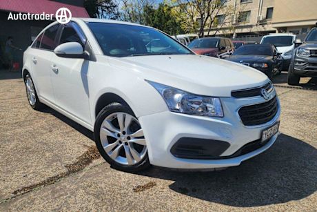 White 2015 Holden Cruze Sedan Equipe