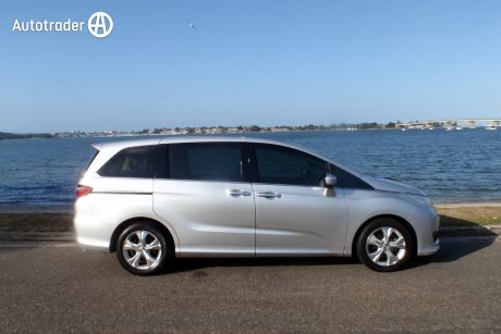 Silver 2015 Honda Odyssey Wagon VTI