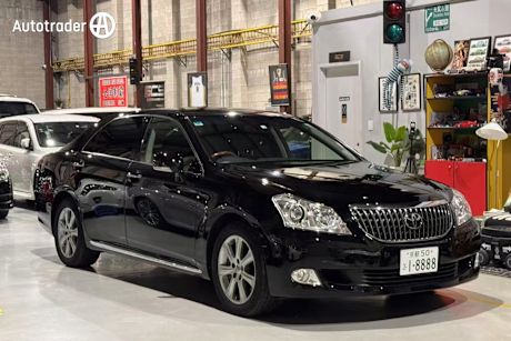 Black 2011 Toyota Crown Sedan