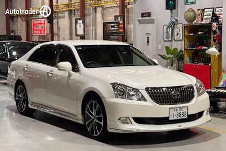 White 2009 Toyota Crown Sedan