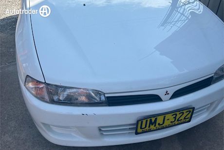 White 1996 Mitsubishi Lancer Sedan Glxi