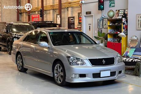 Silver 2006 Toyota Crown Sedan