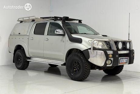 Silver 2009 Toyota Hilux Dual Cab Pick-up Sr5 (4X4)