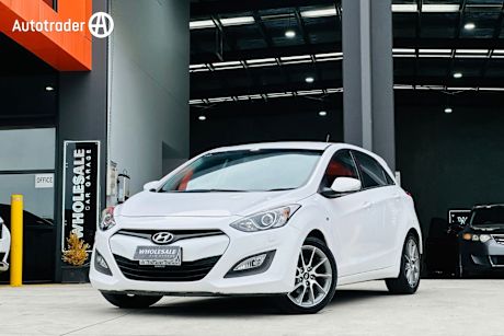 White 2013 Hyundai I30 Hatchback Sr