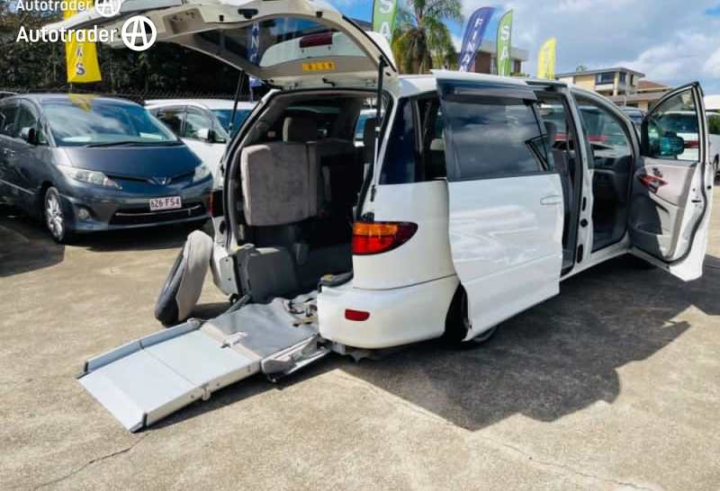 White 2003 Toyota Estima Wagon