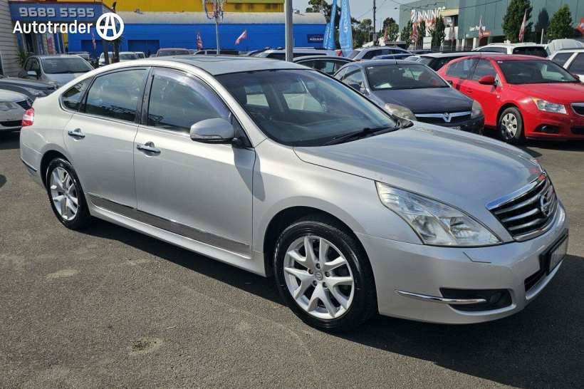 Silver 2011 Nissan Maxima Sedan 350 TI