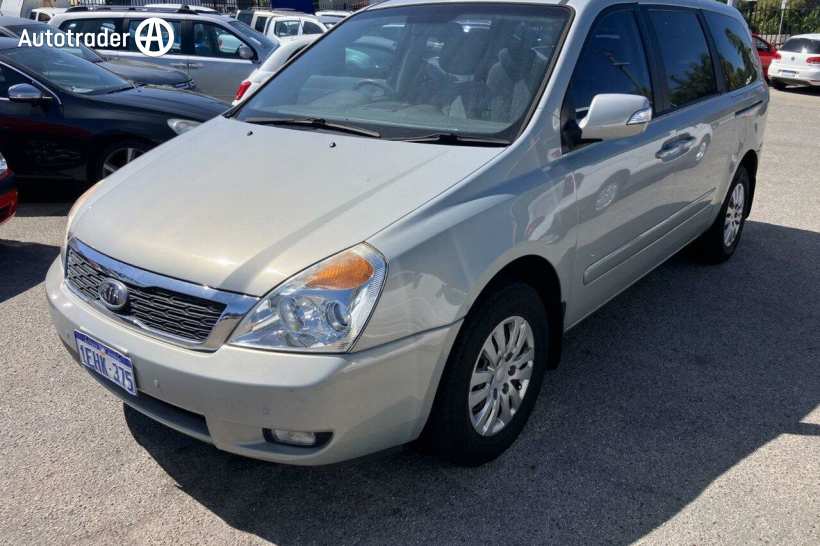 Silver 2013 Kia Grand Carnival Wagon S