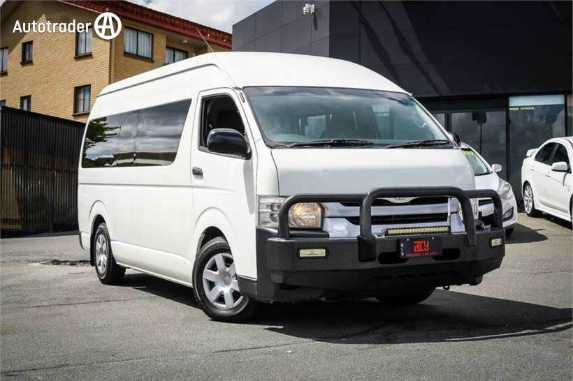 White 2018 Toyota Hiace Bus Commuter (12 Seats)