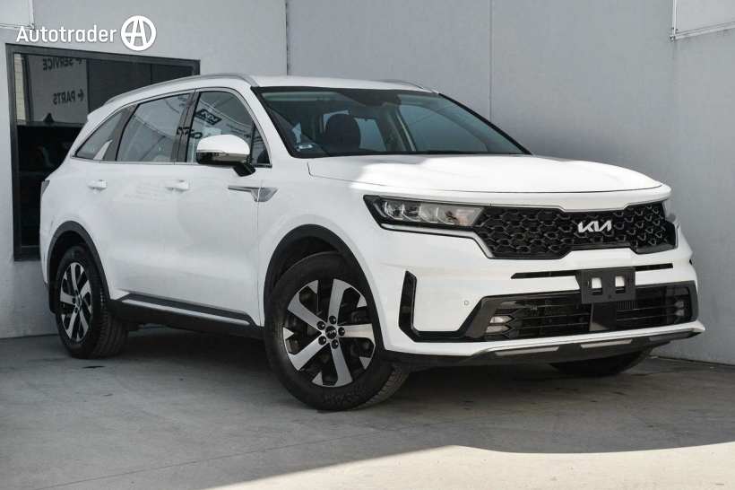 White 2023 Kia Sorento Wagon Sport 7 Seat