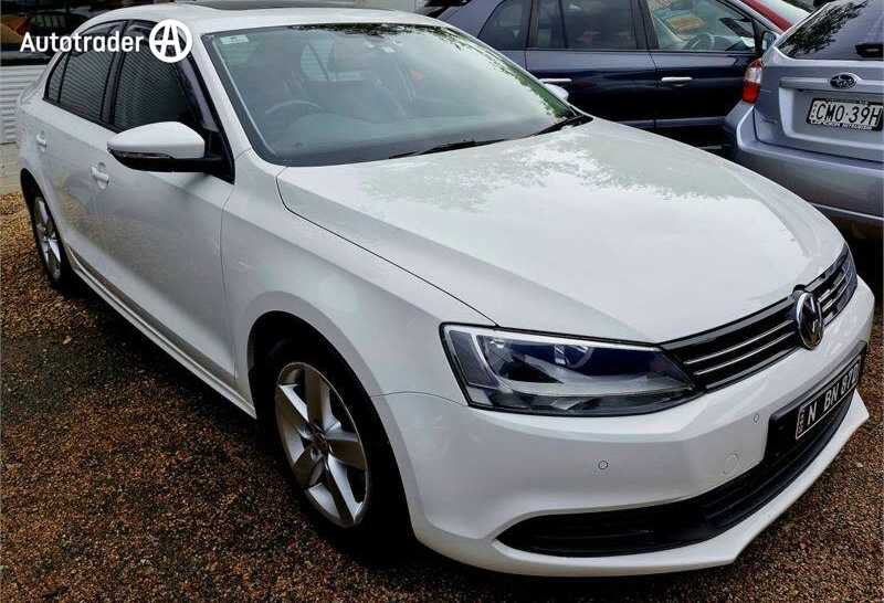 White 2011 Volkswagen Jetta Sedan 103 TDI Comfortline